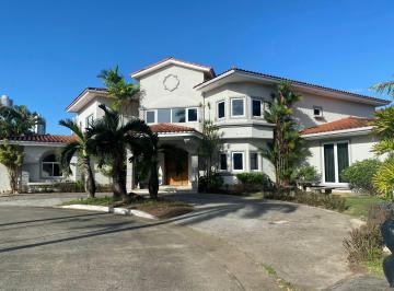 Casa · 624m² · 4 Recámaras · 4 Estacionamientos · Casa en Royal Pacific - Costa del Este (Id 13475)
