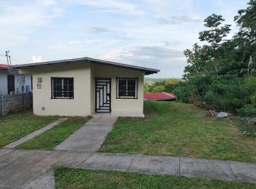 Casa · 70m² · 3 Recámaras · 1 Estacionamientos · Casa en Alquiler/ Urbanización La Herradura Chorrera (Ke)