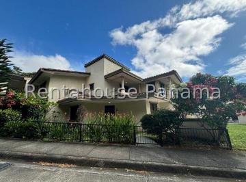 Casa de 4 habitaciones, Panamá · Casa de 330 m² con 4 Recámaras en Venta en Clayton