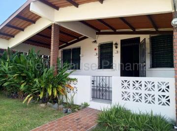 Casa de 4 habitaciones, Panamá · Venta de Casa en Miraflores, Betania