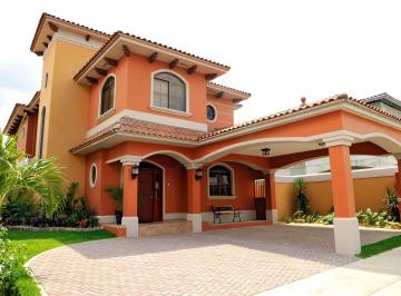 Casa · 351m² · 4 Recámaras · 2 Estacionamientos · Venta de Casa Nueva en PH El Doral Costa Sur (13p)