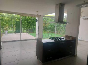Casa · 367m² · 4 Recámaras · 2 Estacionamientos · Alquiler de Casa en El PH Costa Sur Village Linea Blanca Nrr