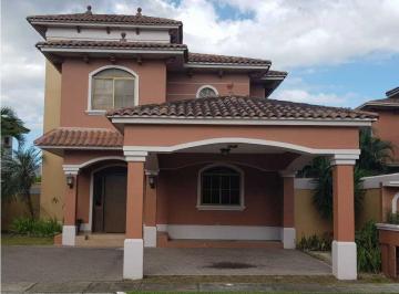 Casa · 356m² · 4 Recámaras · 2 Estacionamientos · Alquiler Casa Costa Sur 4 Recamaras PH El Doral Nrr