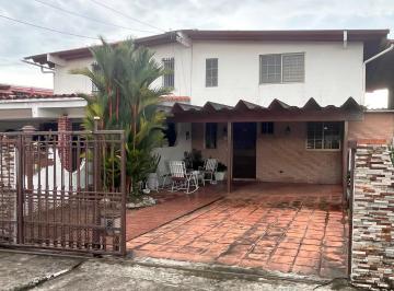 Casa · 150m² · 3 Recámaras · 2 Estacionamientos · Alquilo Casa en Marcasa