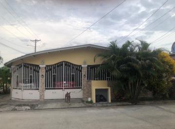 Casa · 263m² · 6 Recámaras · 2 Estacionamientos · Venta de Casas en Urbanización Praderas de San Lorenzo (Ke)