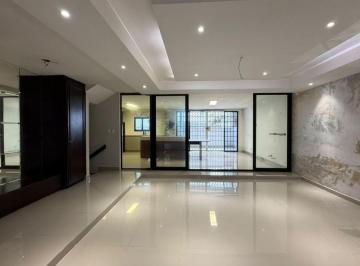 Apartamento de 4 habitaciones, Panamá · Venta de Casa en Obarrio