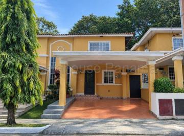 Casa de 3 habitaciones, Panamá · Venta Casa Dúplex en Condado del Rey Ih