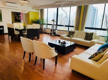 Casa de 4 habitaciones, Panamá · En Venta Penthouse en Vista Obarrio - 420 m² - Precio de Remate - Rm