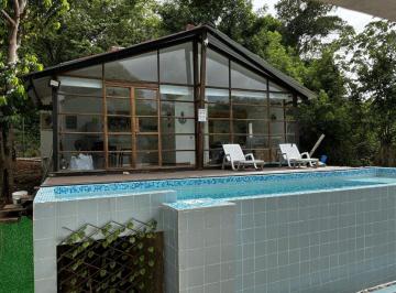 Casa de 2 habitaciones, Taboga · Una Piscina Infinita, Una Terraza y Una Cabaña Para Huéspedes: Casa en Venta en Taboga
