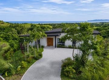 Casa de 3 habitaciones, Tonosí · Villa con Vistas Al Océano y Piscina Infinita en Venta Cerca de Playa Venao