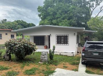 Casa de 4 habitaciones, Boquete · Casa Amoblada en Alquiler en El Francés, Boquete: 4 Recámaras y 2 Baños