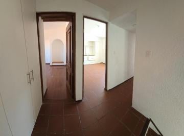 Casa · 266m² · 4 Recámaras · 2 Estacionamientos · Amplia y Hermosa Casa en La Prestigiosa Colonia Calesa, a Pasos de Los Arcos
