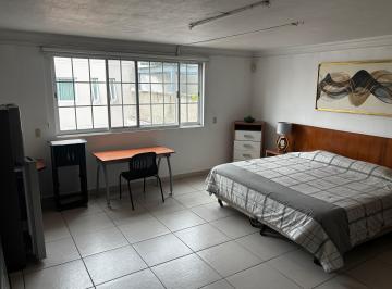 Edificio de tres pisos , con excelente ubicación en la parte sur de la ciudad de · Loft Amuebladas Estancia Temporal o Permanente Cerca Plaza del Sol y