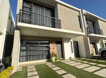 Casa en condominio de 3 habitaciones, Culiacán · Renta Casa Totalmente Amueblada y Equipada - Residencial Terracota