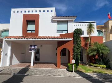 Casa en condominio de 4 habitaciones, San Andrés Cholula · Se Vende Casa Sobre Camino Real a Cholula