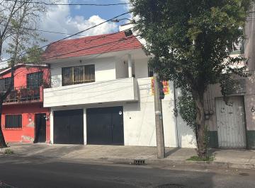 Casa de 8 habitaciones, Venustiano Carranza · Casa Amplia y Céntrica en Venta - 8 Recamaras
