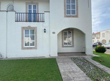 fachada · Casa en Esquina – Pet Friendly – a 20 Min de Santa Fe - Trato Directo