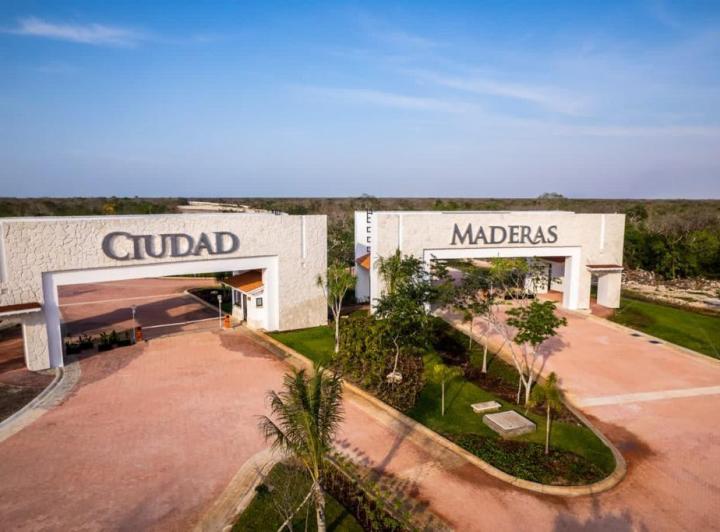 Terrenos de Inversión en Ciudad Maderas Península – Primera Et...