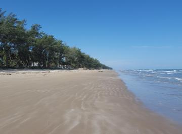 Terreno / Lote , Tuxpan · Terreno de Ensueño Frente a Playa, Mar y Laguna en Playa Barra Galindo, Tuxpan Ver
