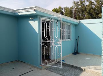 Casa de 2 habitaciones, Querétaro · Cuarto Semiabluebado en Renta