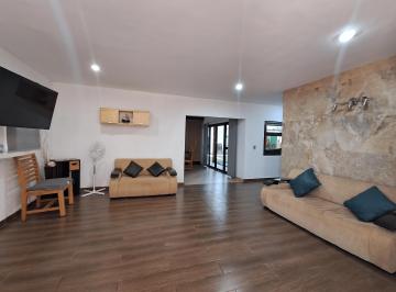 Sala amplia para reuniones internas · Casa Ejecutiva Amueblada en Renta Para Empresas | 400 m² | Zacatecas