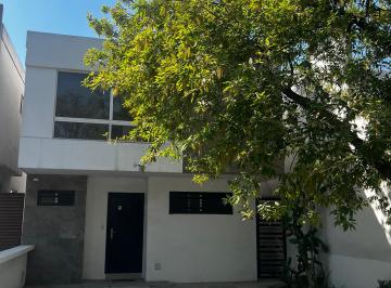Casa · 1m² · 2 Recámaras · 2 Estacionamientos · Privada Nisa