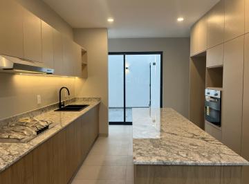 Casa de 4 habitaciones, León · Casa Moderna en Venta con Acabados Premium