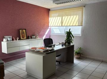 Edificio de 6 habitaciones, León · Edificio de Oficinas en Venta