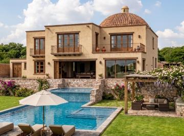 Casa de 5 habitaciones, El Marqués · Casa en Obra Negra en Campestre Amazcala