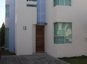 Fachada principal · Casa en Renta, Cerca de Udlap, Pirámide, Centro de Cholula