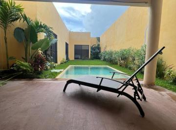 Casa en condominio de 3 habitaciones, Conkal · Casa Amueblada en Taman Conkal