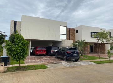Casa en condominio de 3 habitaciones, Mérida · Casa Moderna - Equipada de 3 Recámaras
