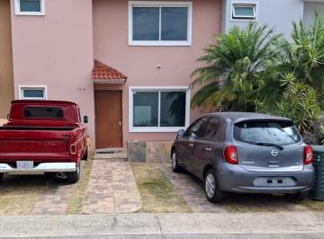 Departamento compartido de 3 habitaciones, Tlajomulco de Zúñiga · Habitación Desamueblada en Nueva Galicia – Ideal Para Mujer