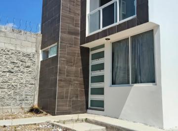 Casa de 3 habitaciones, Totolac · Casa 2 Niveles Usada Centrica