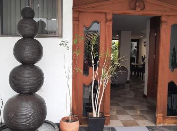 Casa de 6 habitaciones, Nezahualcóyotl · Venta de Casa Recién Remodelada y Lista Para Habitar en Bosques de Aragón