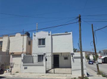 Casa de 2 habitaciones, Saltillo · Excelente Ubicación Al Norte de La Ciudad