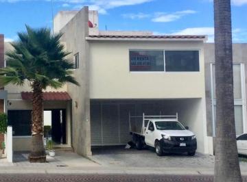 Casa de 3 habitaciones, Querétaro · Casa en Renta
