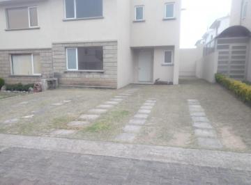 Casa en RENTA, en Condominio Horizontal en privada  con doble filtro de segurida · Rento Casa en Privada