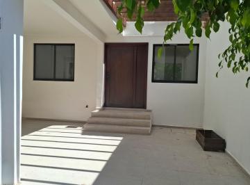 Casa en condominio de 3 habitaciones, León · Casa Smart