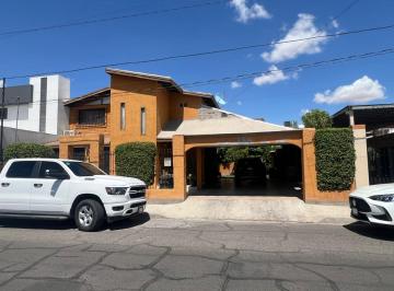 Casa de 4 habitaciones, Mexicali · Casa en Excelente Ubicacion