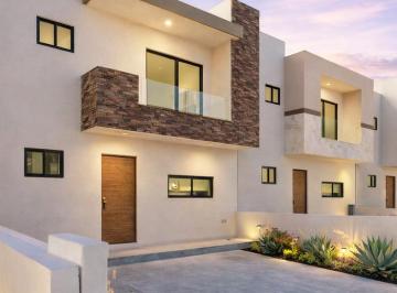 Fachada casa la vista residencial Querétaro · Casa Pontevel en La Vista Residencial con Recámara Planta Baja y Doble Altura