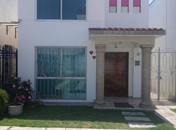 Casa de 2 habitaciones, Metepec · Casa en Renta Fracc Bonanza
