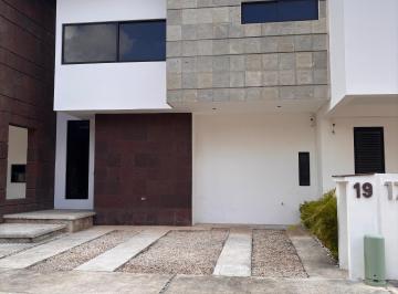 Casa de 4 habitaciones, Cancún · Rento Casa en Residencial Arbolada!