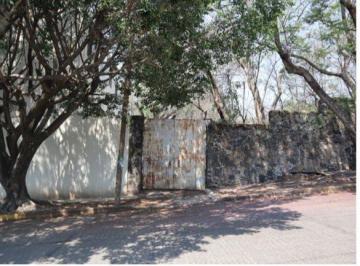 Terreno comercial , Cuernavaca · Terreno Doble Frente, Bardeado con Alto Potencial de Desarrollo Ofrece Terreno