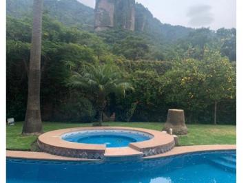 Casa de 4 habitaciones, Tepoztlán · Hermosa Propiedad a Dos Cuadras del Centro de Tepoztlán