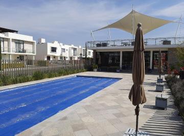 Casa en condominio de 3 habitaciones, Celaya · Hermosa Casa en Condominio Cerrado con Alberca y Gym