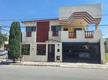 Casa de 3 habitaciones, San Nicolás de los Garza · Casa con Excelente Ubicación en Esquina, Cerca de Importantes Avs, con Al