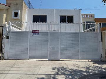 Casa de 4 habitaciones, Zapopan · Amplia Casa 4 Recamaras Super Ubicación