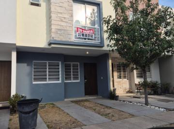 Casa de 3 habitaciones, San Pedro Tlaquepaque · Casa por Iteso. La Renta Incluye Mantenimiento y Estimado Anual del Agua