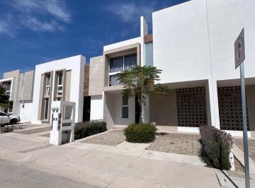 Casa de 3 habitaciones, Jesús María · Renta de Casa Nueva Amueblada en Condominio
